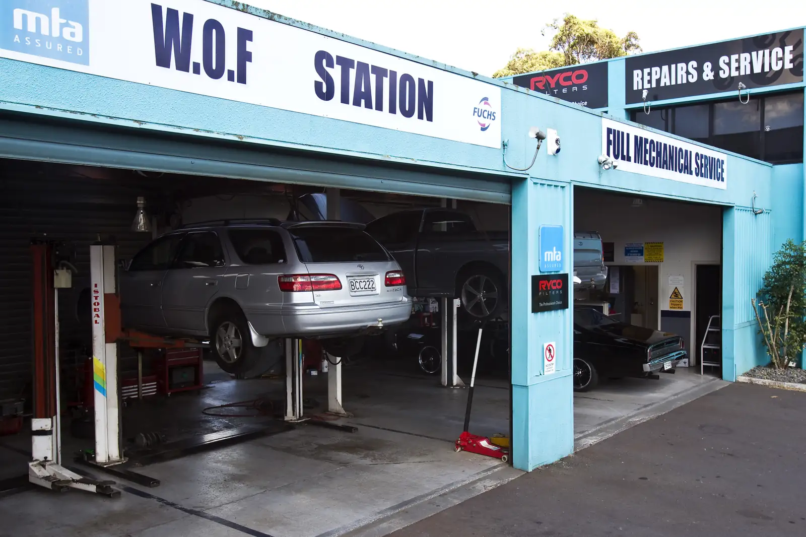 Workshop scene at Heath Automotive Highland Park